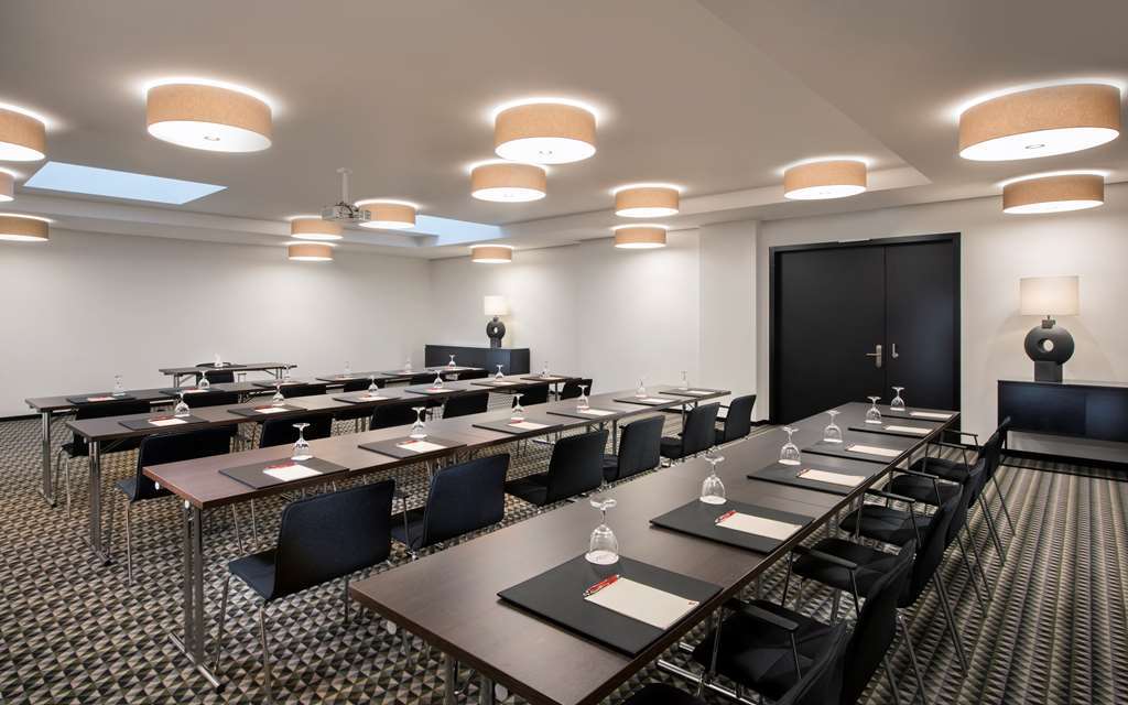 Adina Aparthotel