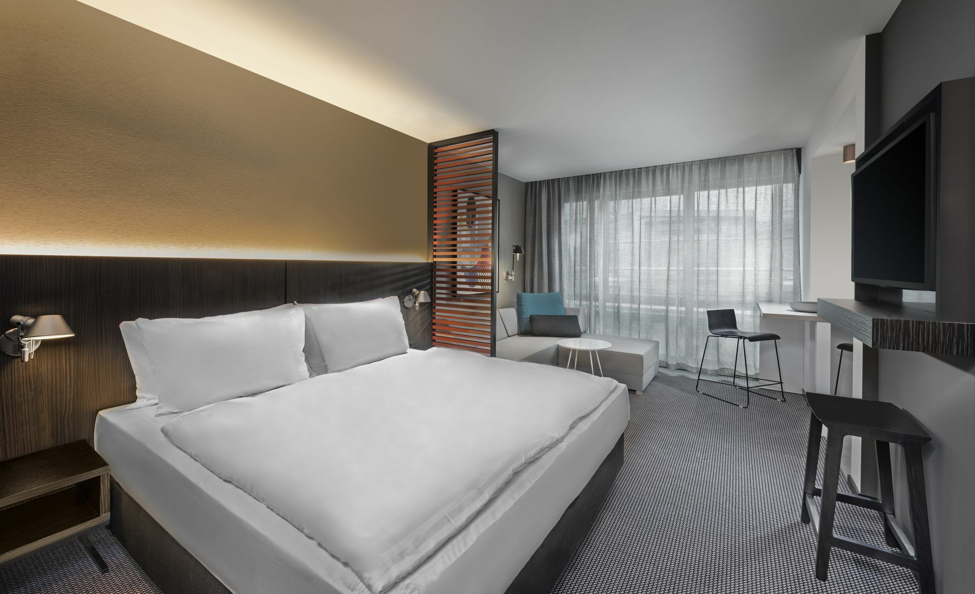 Aparthotel Adina 4*